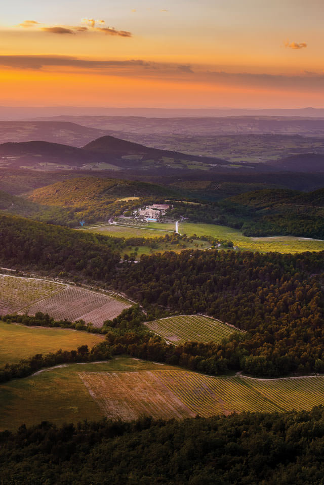 The Chêne Blue vineyard at La Verrière hosts the Extreme Wine Experience