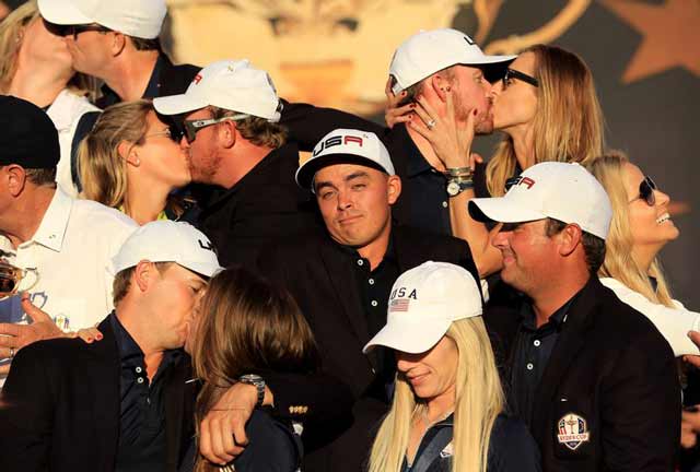 rickie-fowler-kiss-ryder-cup-2016-photo