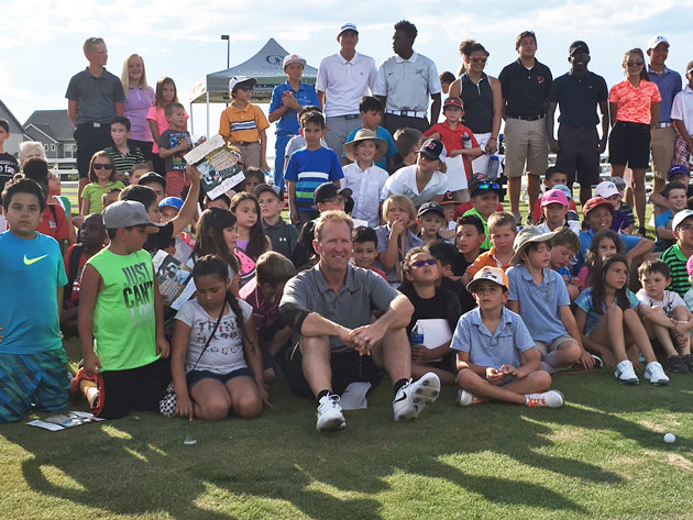 David Duval poses with his audience after CoBank Kids Clinic at Green Valley Ranch