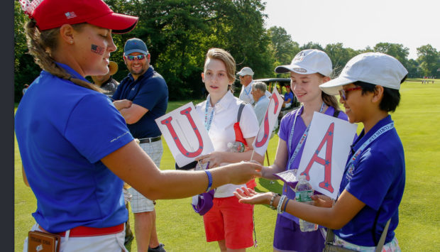 Jennifer Kupcho signs autographs for fans at the Curtis Cup. (USGA/Steven Gibbons)