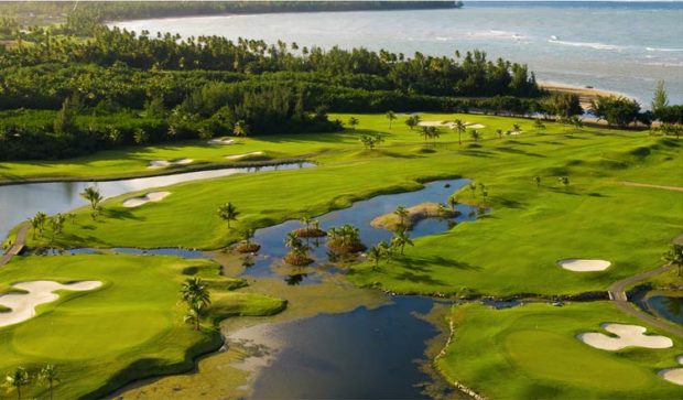 Hard by the Atlantic Ocean, Coco Beach features numerous water features.