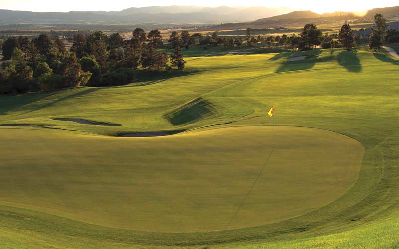 Castle Pines - Par-4 Fifth hole