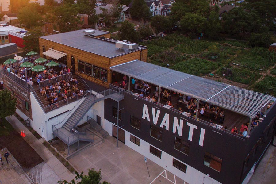 Avanti Food & Bevearge, an alfresco dining option