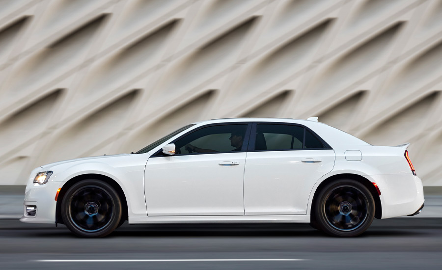 The profile of the 2019 Chrysler 300s